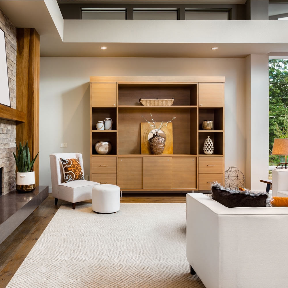 他是對建築物內部環境的再創造。室內設計可以分為公共空間和居家兩大類別。當我們提到室內設計時，會提到的還有動線、空間、色彩、照明、功能等等相關的重要術語。